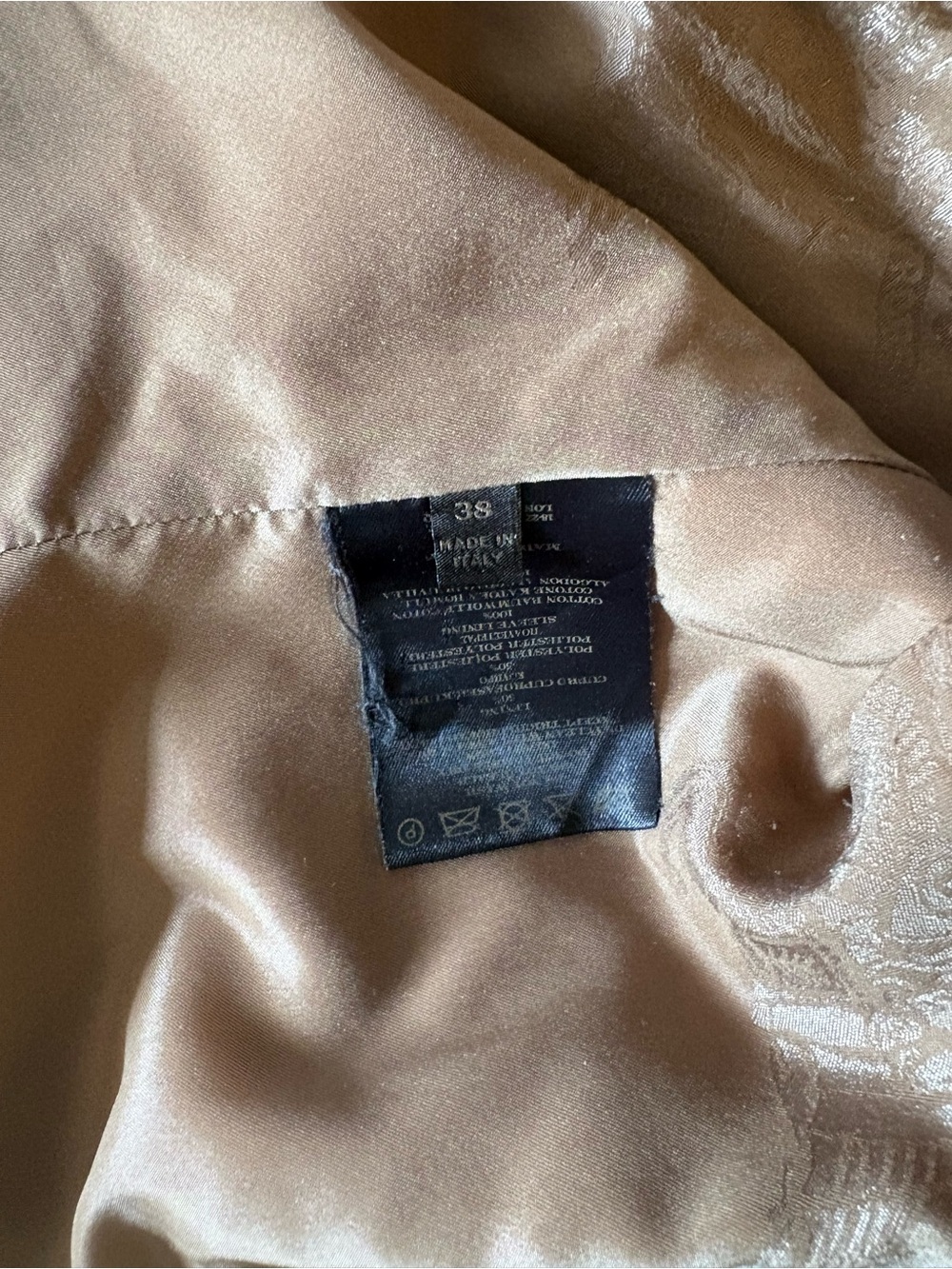 Burberry Pearly Beige Double-Breasted Trench Coat with Belt - Picture 4 of 9